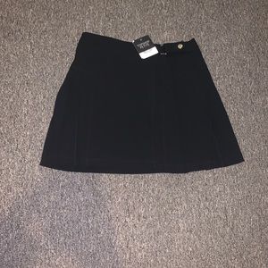 Black pleated mini skirt!!